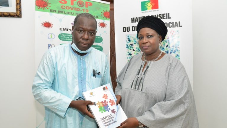 Rapport 2017-2018-2019  : Le Président de la CNEPT avec Mme Innocence Ntap Ndiaye le Président du Haut Conseil du Dialogue Social